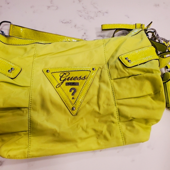 Guess purse and matching wallet - Picture 1 of 5